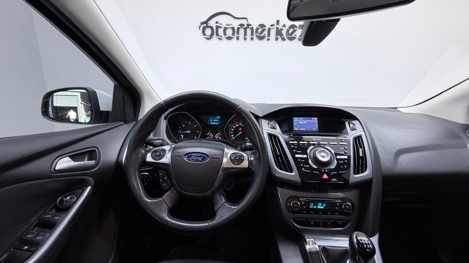 FORD FOCUS 22